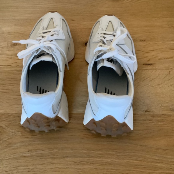 White New Balance Women's 327 | - Picture 9 of 13